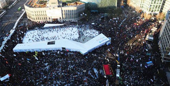 1-seoul10manrally12282013.jpg