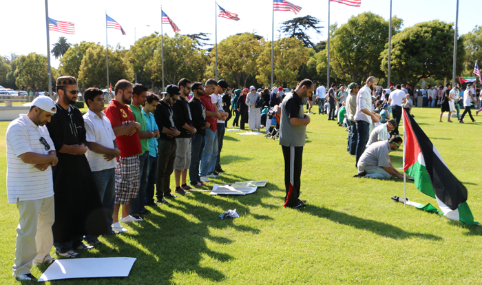 palestein2014rally-bowing.jpg