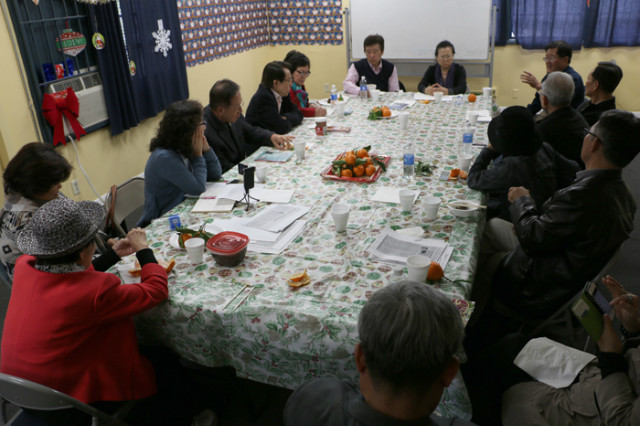 a-ahnsooyongplus-meeting.jpg