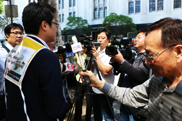 1-peacela-20140324-12.jpg