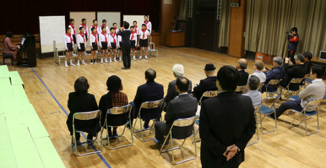 일본-니시초중급학교-기념공연06.jpg